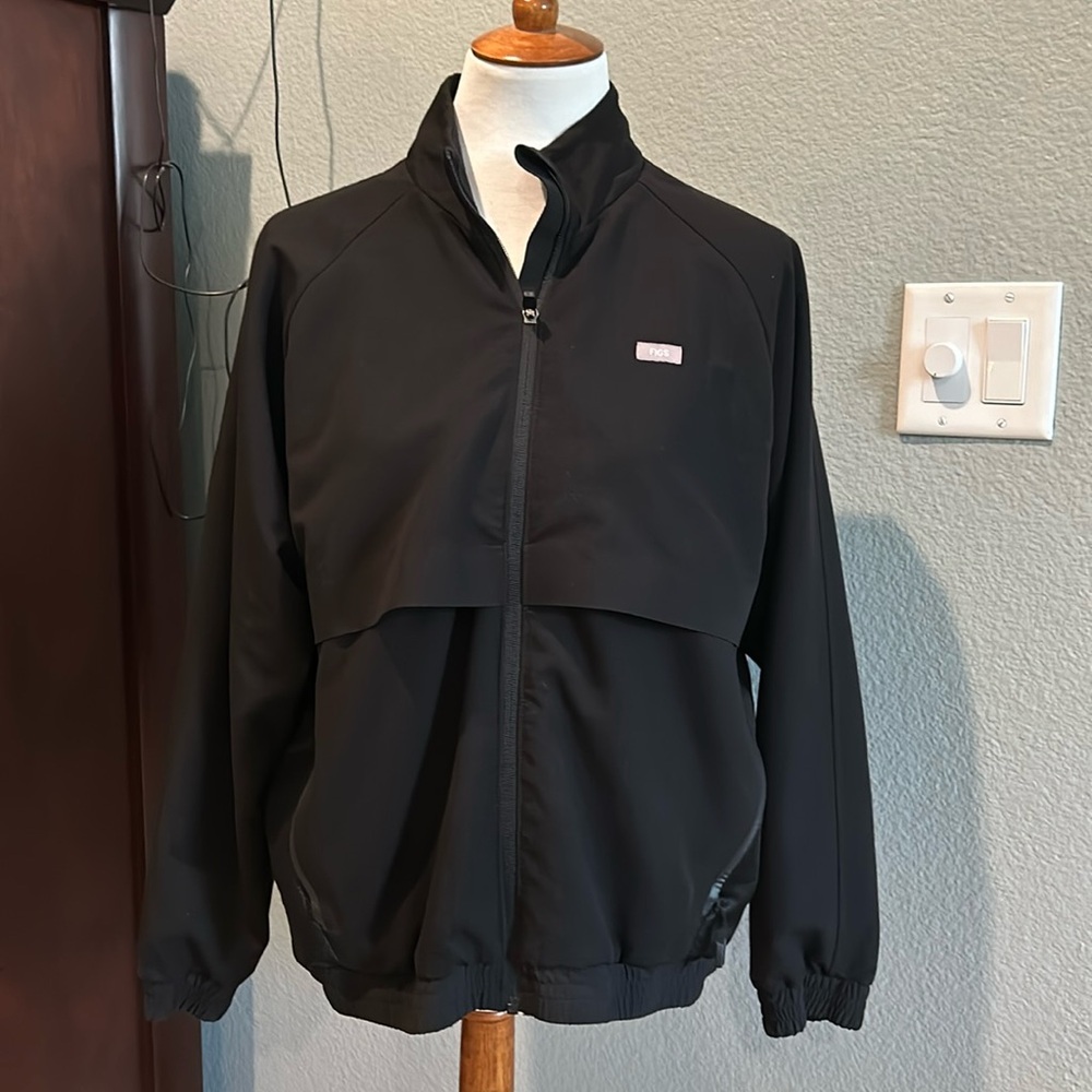 Figs black Sydney scrub jacket size L
